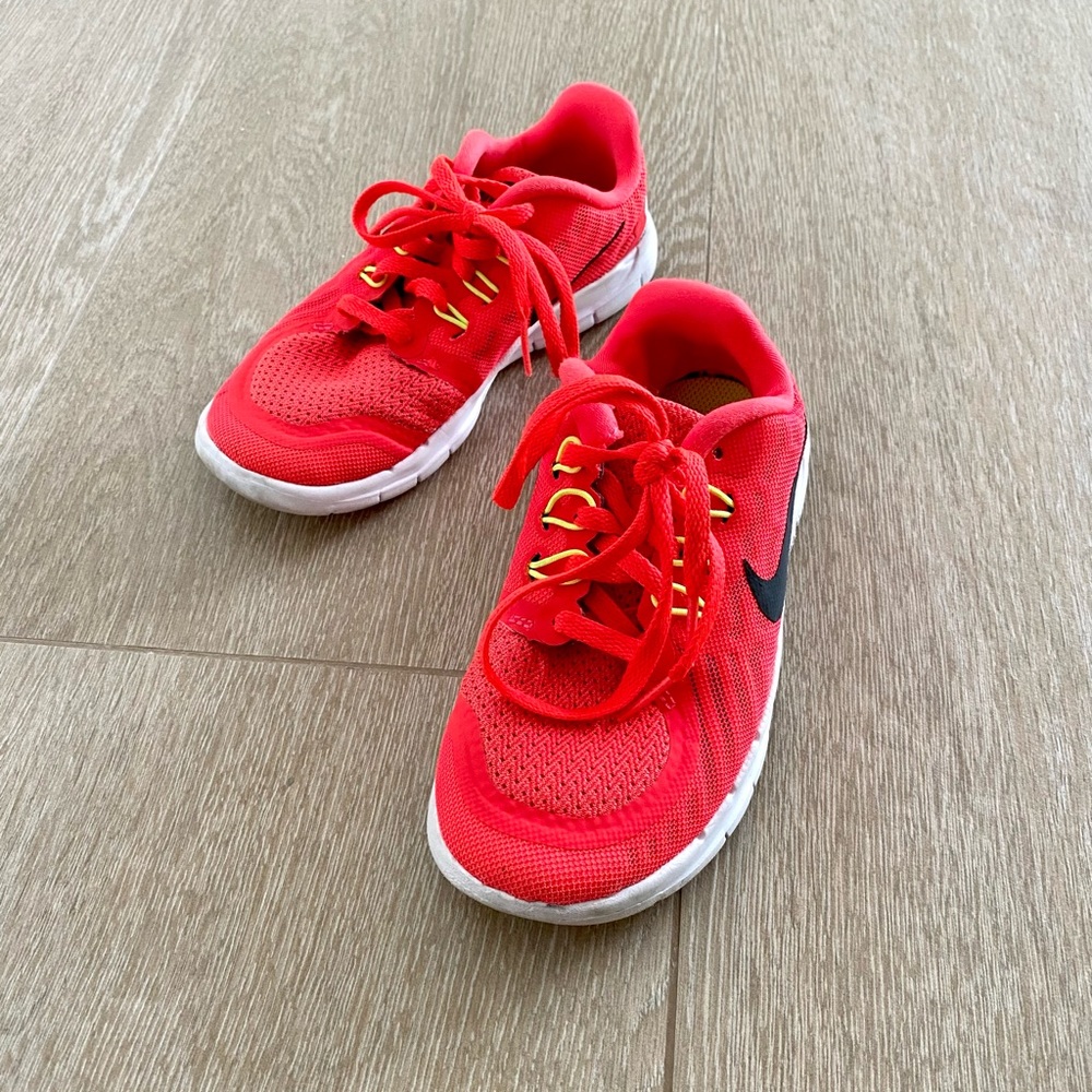 Nike Free 5.0 coral/hot pink sneakers! Size 12